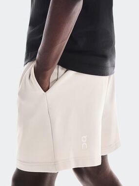 ON Men's Club Shorts Size M NWT Silver Run on Clouds Running